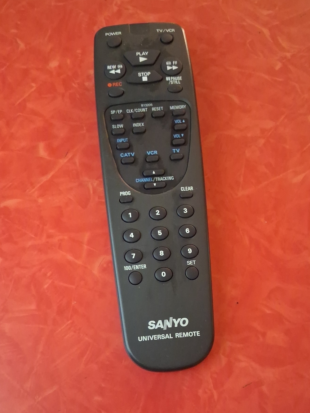 Sanyo Universal Remote in Black T V VCR